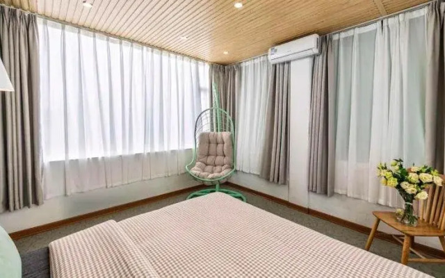 U-shore International Youth Hostel