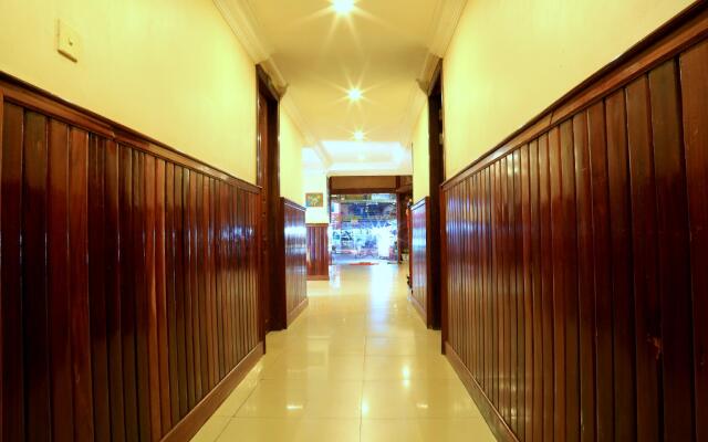 The Golden Square Villa