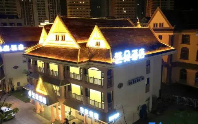 Yiduo Hotel