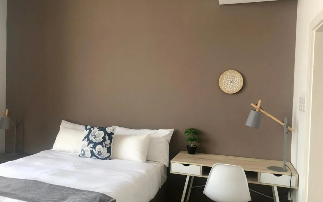 Urban Awe Apartment: iTowers 21st Floor