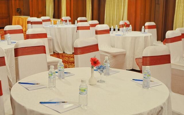 Hotel Gokulam Park