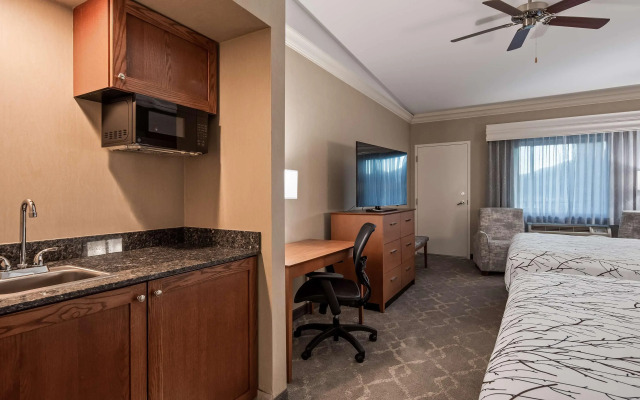 Best Western Plus Silver Saddle Inn