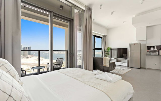 Silkhaus Chic Studio Private Beach Pixel Tower