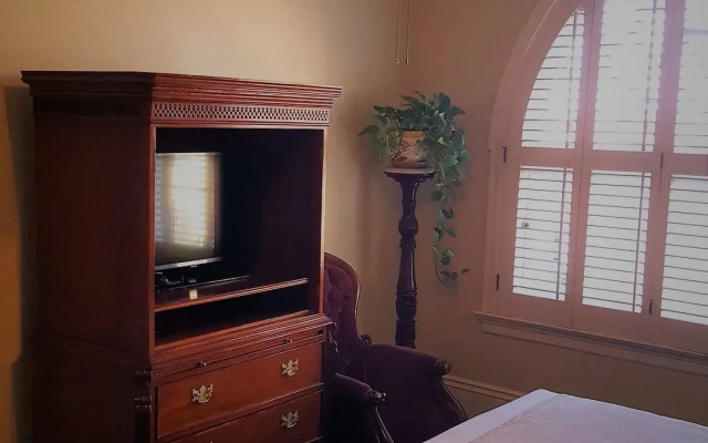 The Monterey Hotel
