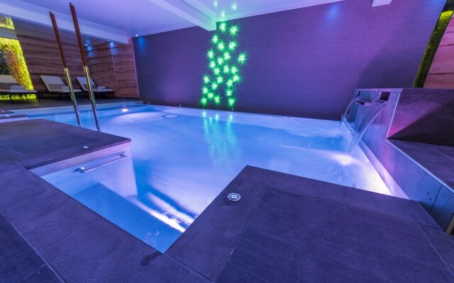 Montana Chalet Hotel