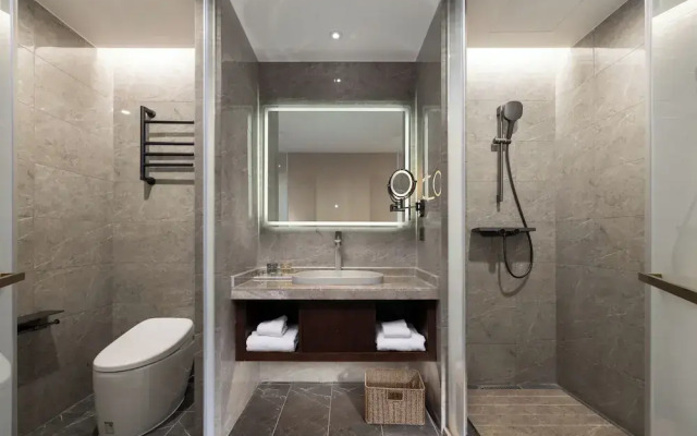 Nostalgia S Hotel(Shanghai Railway Station & Suzhou Creek)