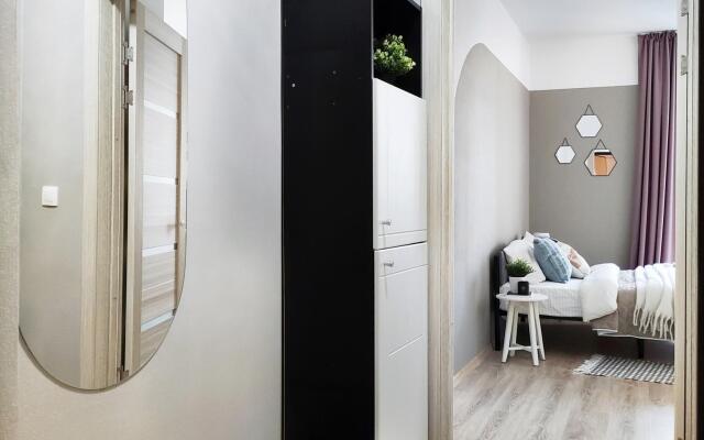 Апартаменты на улице Хрустальногорская 88