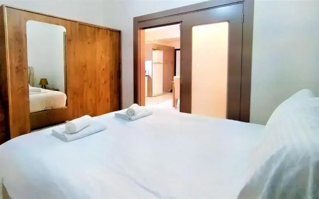 Central Flat With Shared Pool In Kepez Antalya