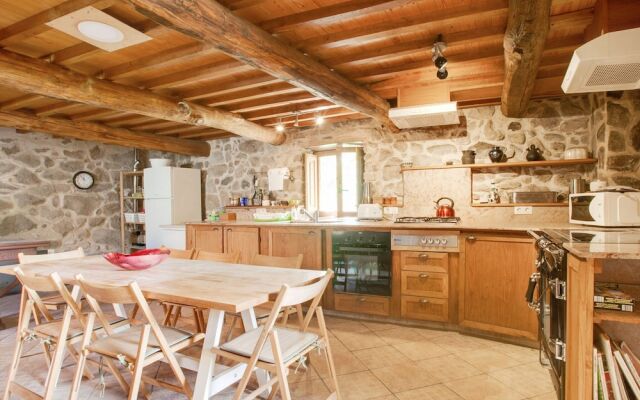 Comfortable and Cozy Country House in a Charming Setting