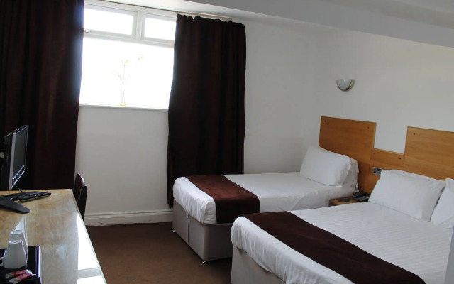Four Saints Brig Y Don Hotel