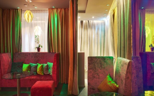 Seven Hotel Paris