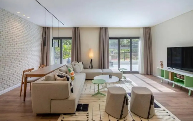 Rivera 2bedroom With Garden Eastown Near Ednc Mall