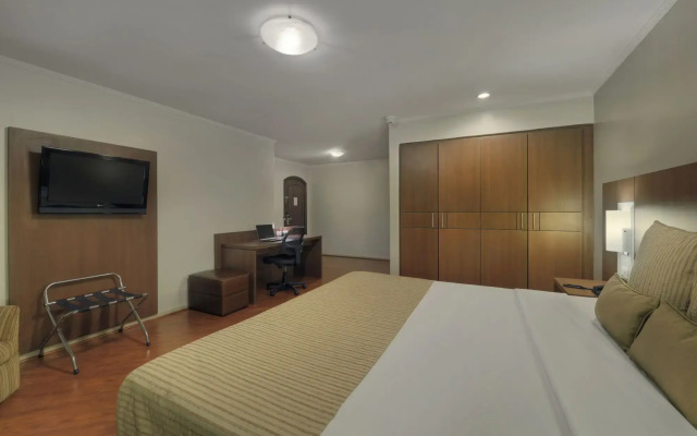 Hotel Deville Curitiba