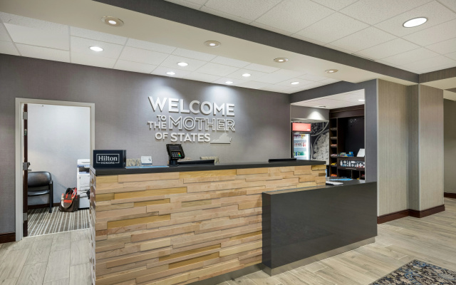 Hampton Inn & Suites Fredericksburg-at Celebrate Virginia