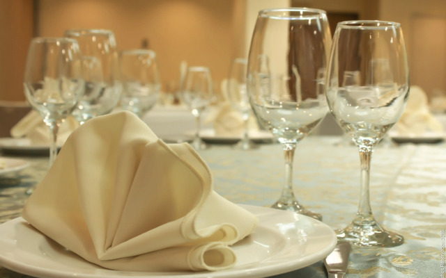 Holiday Inn Convention Center by IHG