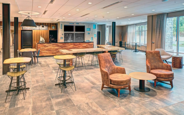 Courtyard by Marriott Appleton Riverfront