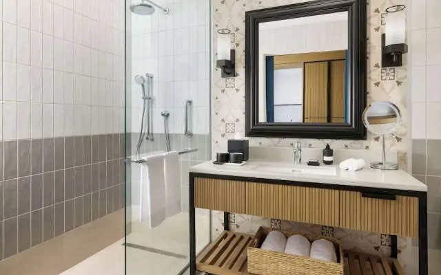 Hotel Santiago, Curio Collection by Hilton