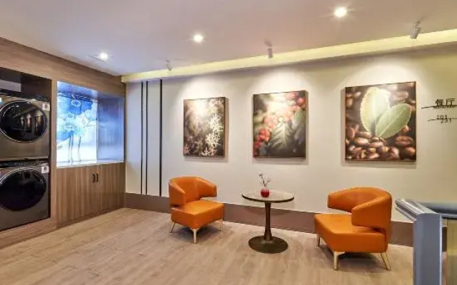 HanTing Hotel (Zhuhai Qinglü North Road Tangjiawan Ancient Town)