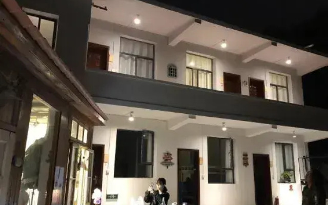 Roame Hostel