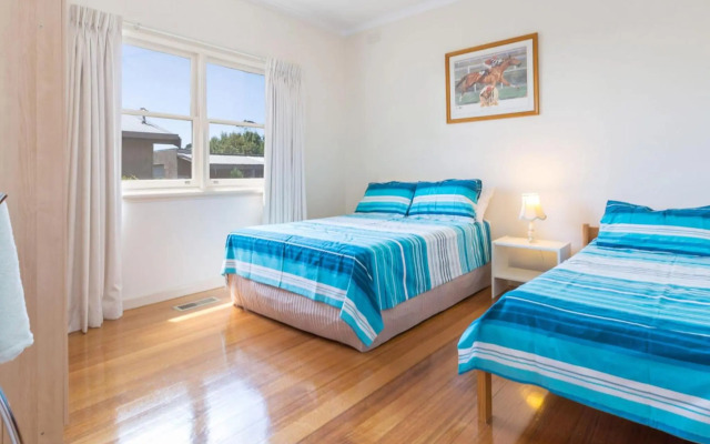 Renovated Beach Beauty - Rosebud