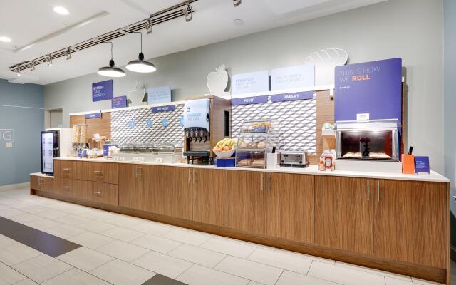 Holiday Inn Express & Suites Dublin, an IHG Hotel