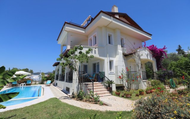 Villa Ruya,with Swimming Pool & Stunning sea Views