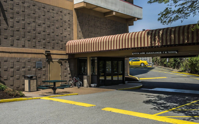 Quality Inn University Center