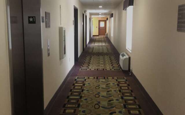Americas Best Value Inn St. Robert