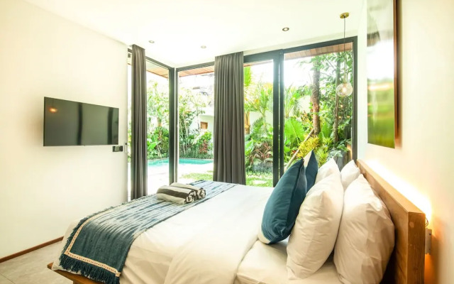 Elegant 5BR Villa Beach at 200m Canggu