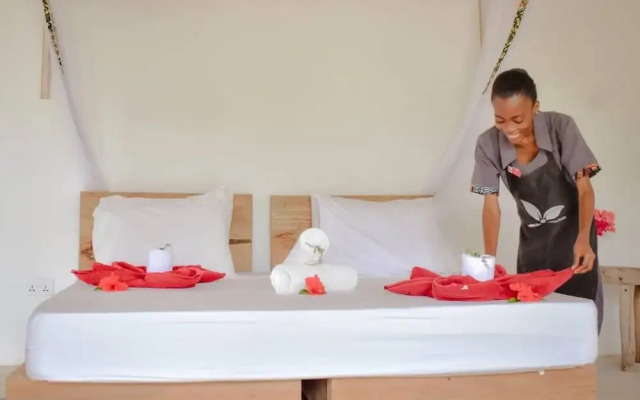 Kusini Beach Bungalows