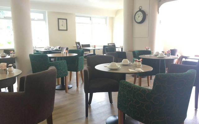 Penny Farthing Hotel