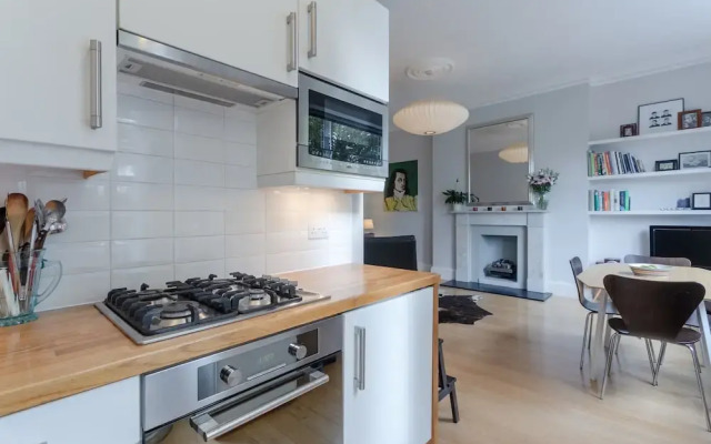 1 Bedroom Apartment in Brook Green