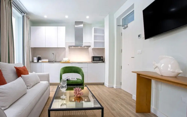 Spectacular Duplex in C diz Center Patrocinio III