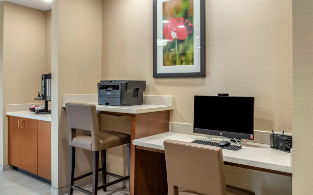Comfort Inn & Suites Waller