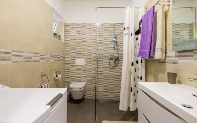 Nice Apartment in Lovran With Wifi and 1 Bedrooms