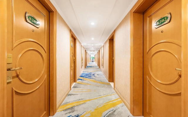 Vienna hotel Shenzhen Dongmen Old Street