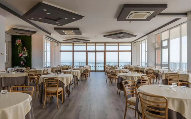 Hotel Diplomat Marine