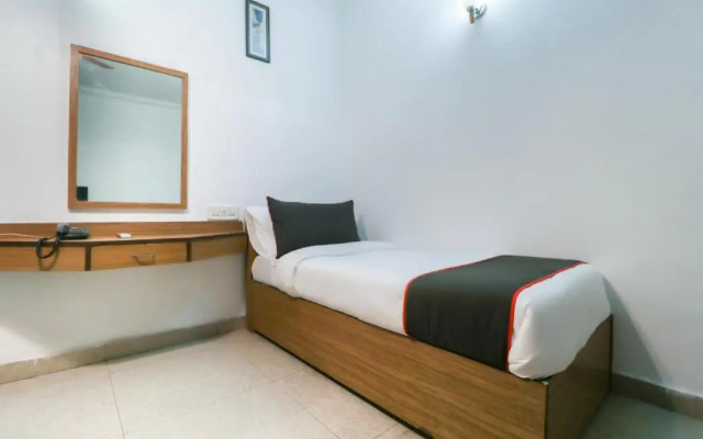 OYO Townhouse 447 Hotel Teg Royal