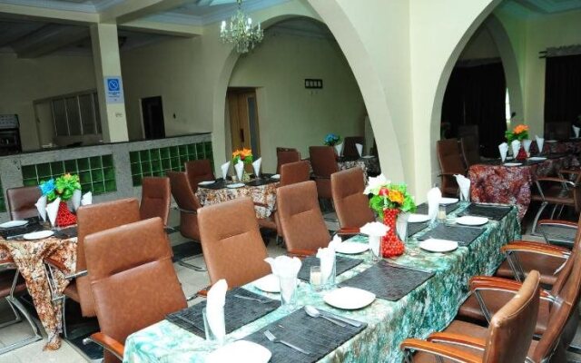 Richton Hotel & Suites