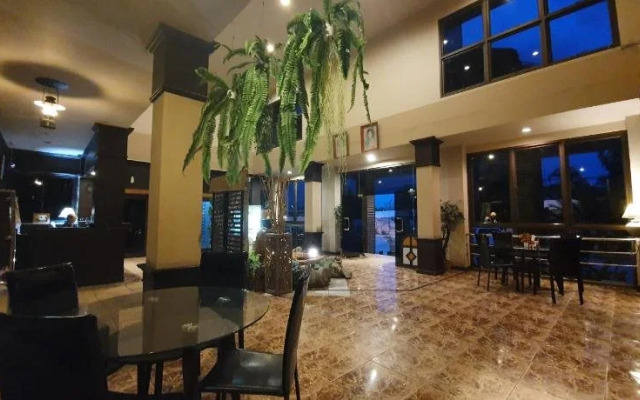 Highway Hotel Khon Kaen