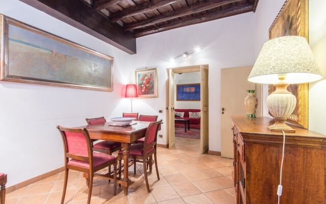 RSH Trevi Fountain Apartment 2