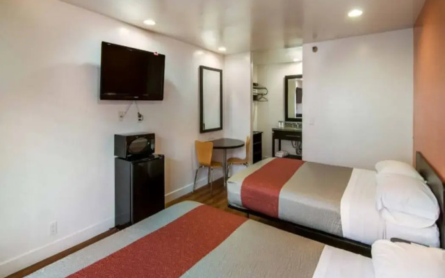 Motel 6 Monterey Park, CA