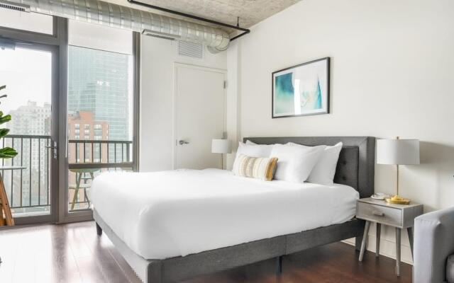 Chicago | Lovely Studio South Loop Apartment