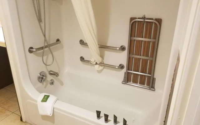 Rodeway Inn & Suites Fireside Lodge