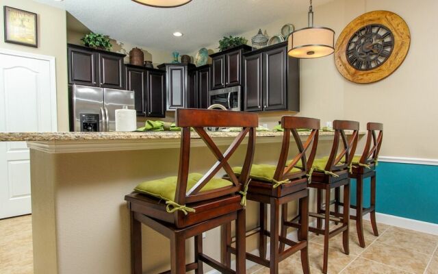 1405 Thunderbird Road