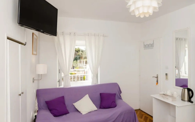 White Wave Guest House