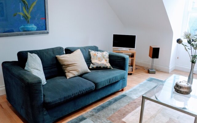 1 Bedroom Penthouse Apartment On Royal Mile