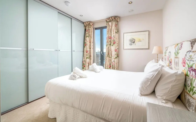 Superb Artists Flat w Free Parking