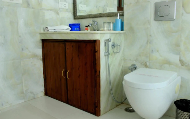 OYO 1808 near Lake Palace