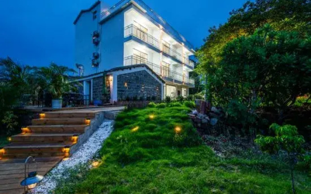 Weizhou Island Chenxin Yunshe Resort Courtyard